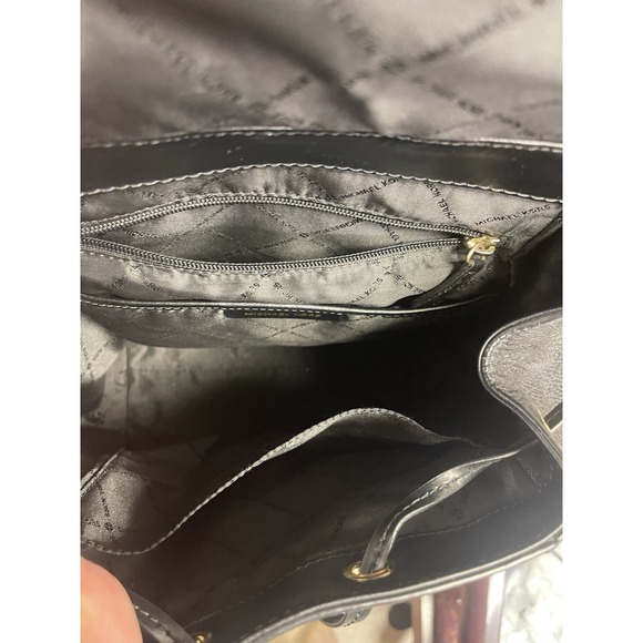 Michael Kors Ginger Flap Drawstring Backpack Medium Pebbled Black main image 6